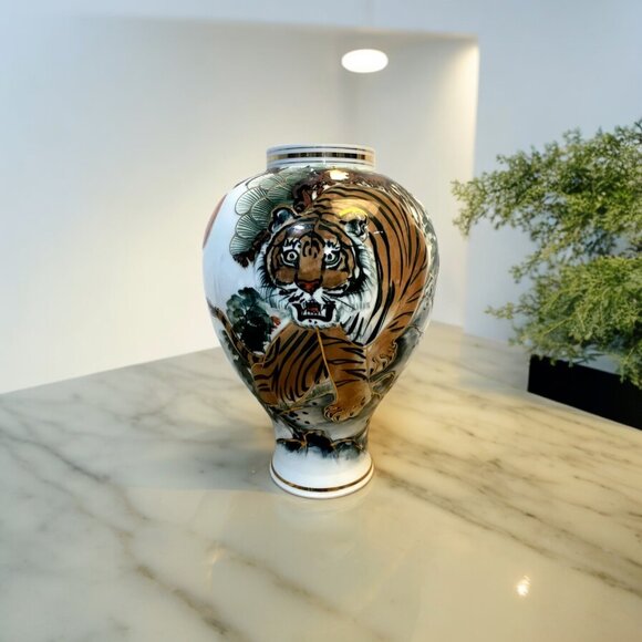 Antique Japanese Vase 11.5 Porcelain Decorated Tiger Marked Big Star Rare